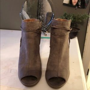 In good condition, worn once,